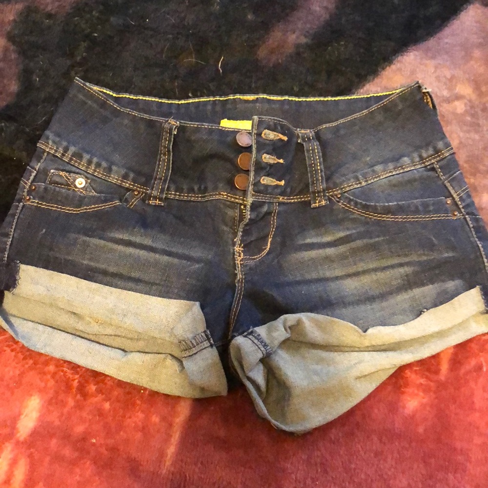 Shorts - Picture 2 of 3